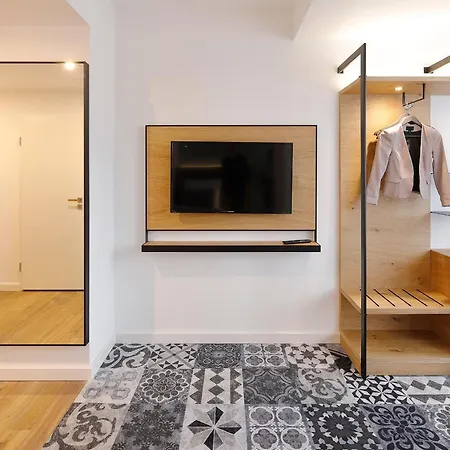 Coffee Fellows Hotel 3*