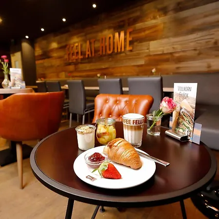 Coffee Fellows Hotel 3*